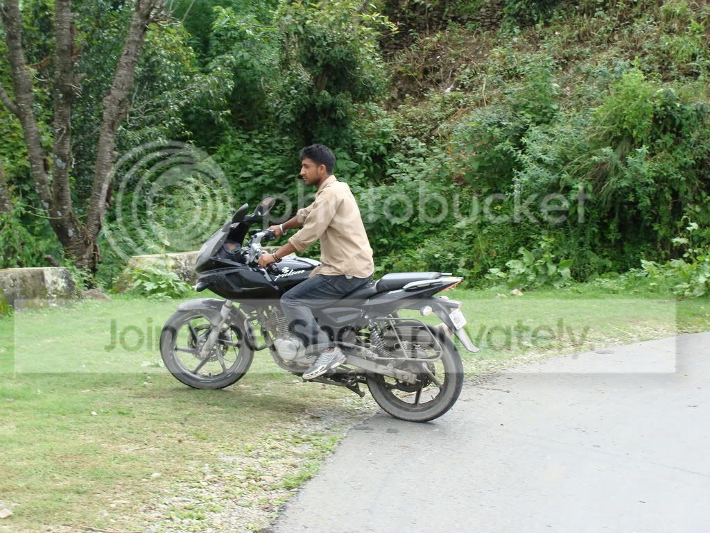 Bajaj+pulsar+220s+black